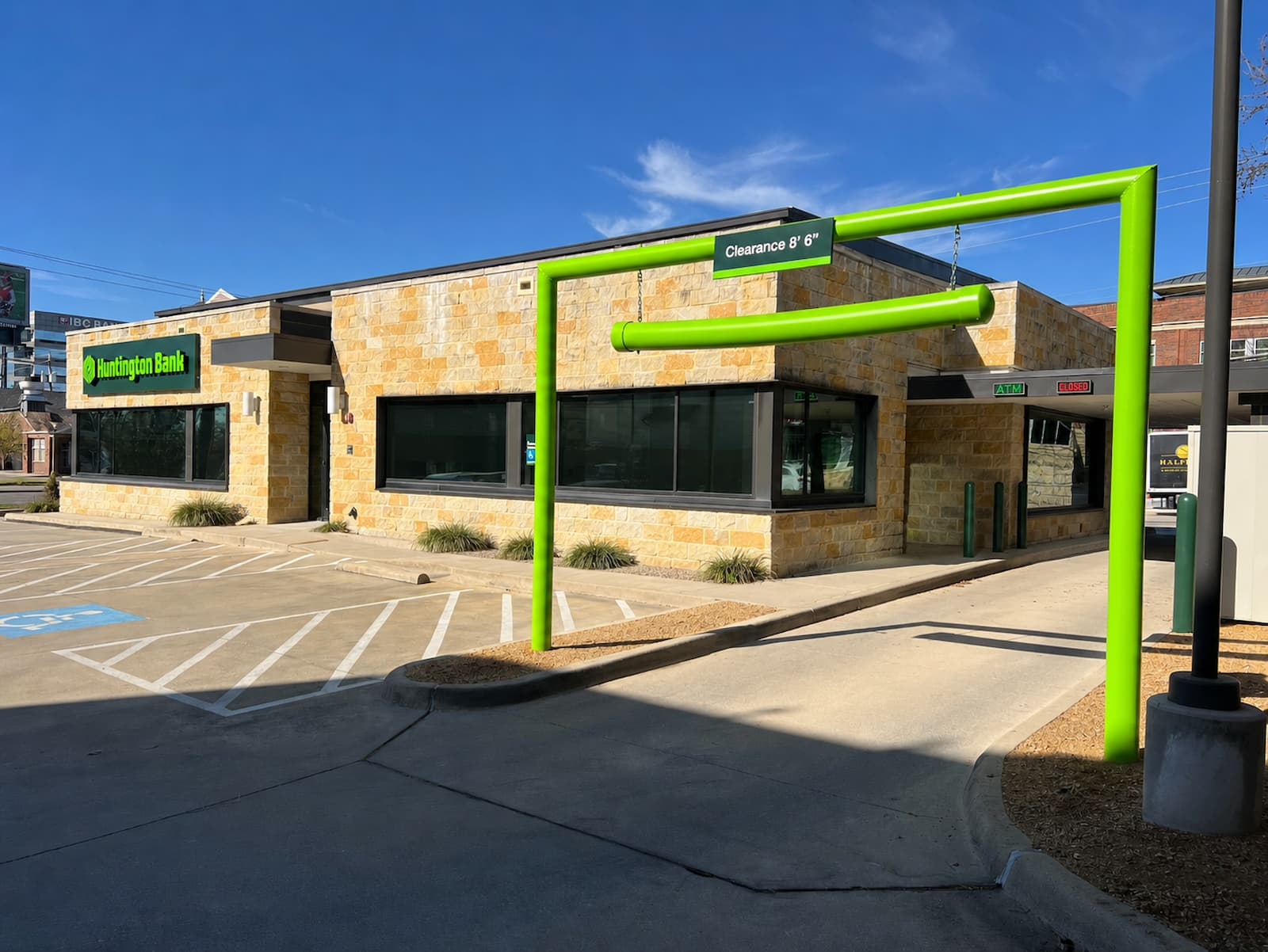 Completed Huntington branch in Oak Lawn after conversion from Veritex
