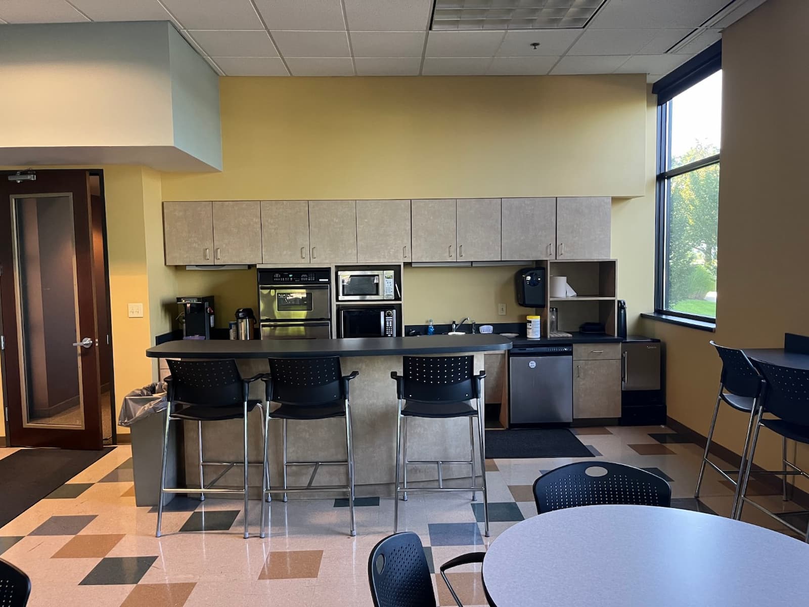 Original Industrial Service Center breakroom before remodel